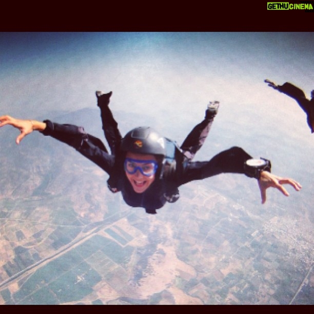İrem Sak Instagram - Hoppaaa @skydiveefes #uçağıterket #izmir #selçuk #efes