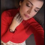 İrem Sak Instagram – Kuş Uçuşu @netflixturkiye ‘de. #mügetürkmen #kuşuçuşu