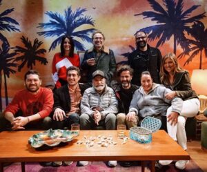İrem Sak Instagram - “Azizler” filminin çekimleri tamamlandı 🎉🎊 #azizler #berkunoya #taylanbiraderler #binnurkaya #engingunaydin #fatihartman #halukbilginer  #iremsak #ilkeraksum #onererkan #burakkanbir #yasarkartoglu #mugekolat #barısayaztas #imajinternational