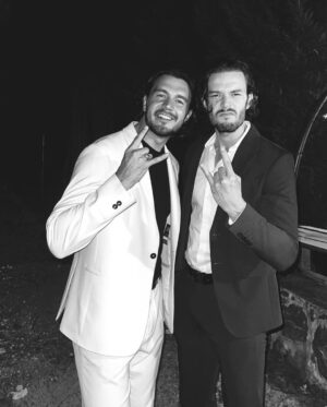 İsmail Ege Şaşmaz Instagram - Şaşmaz brothers 🤘🏻