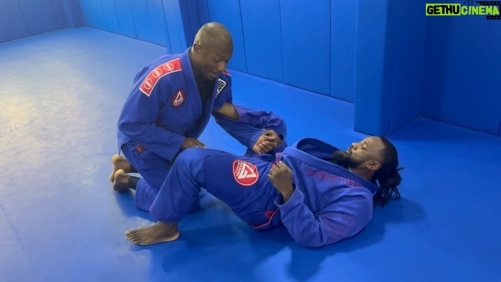 C4 Pedro Instagram - JIU-JÍTSU BRASILEIRO O meu muito obrigado ao professor @pereirahelio que me deu o previlégio de poder aprender com este SENHOR PROFESSOR E IRMÃO BRASILEIRO MUITO OBRIGADO PROFESSOR @kleberbuiuu 🥋 🇦🇴____✈️____🇧🇷 ______________ RIO DE JANEIRO #bjj #graciebarra #jiujitsulifestyle #everydayporrada