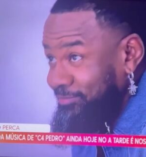 C4 Pedro Instagram - ELE: MANO DISFARÇA! A MORENA CHEGOU
EU: 😌
