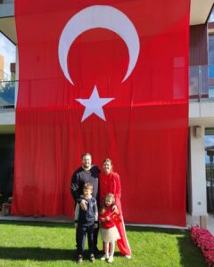 Şahan Gökbakar Instagram - Yaşasın Cumhuriyet!❤️❤️❤️❤️ #29ekim #cumhuriyet #bayram @bizimmutfakhalleri