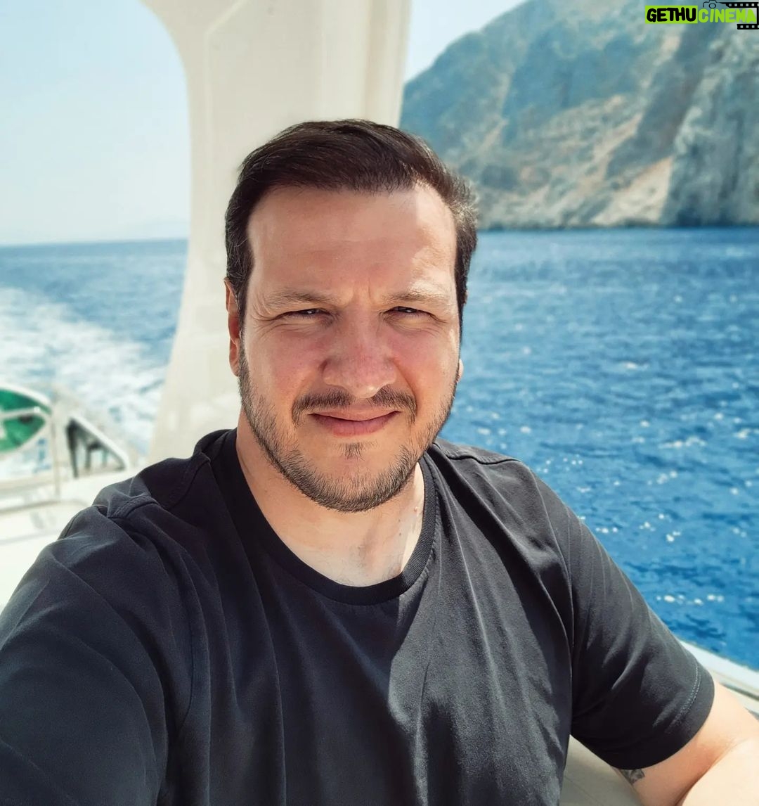 Şahan Gökbakar Instagram - Ege açıklarında bir gün daha bitti...⚓️