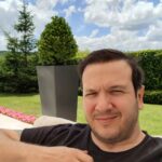 Şahan Gökbakar Instagram - Windows wallpaper gibi arkası...😄 Bugün çok efendi değil miyim ama?🤣🤣