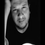 Şahan Gökbakar Instagram - Böyle adamlar türedi instagramda🤣🤣 Daya tanbur taksimini alta... Hışır hışır konuş...Yerse..🤣🤣🤣