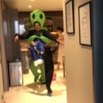 Şahan Gökbakar Instagram – Bi uzaylı kaçırmadığı kalmıştı…🤣🤣 Canım kızım Ela’nın doğum günüsü…🧿❤😍Animasyonda sınır yok bizde🤣 Büyüyünce hatırlar güleriz işte…