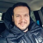 Şahan Gökbakar Instagram - Yakında yine birlikte güleceğiz. Beklemede kalın... Yeri ve zamanı bildireceğim.😁🙏🧿