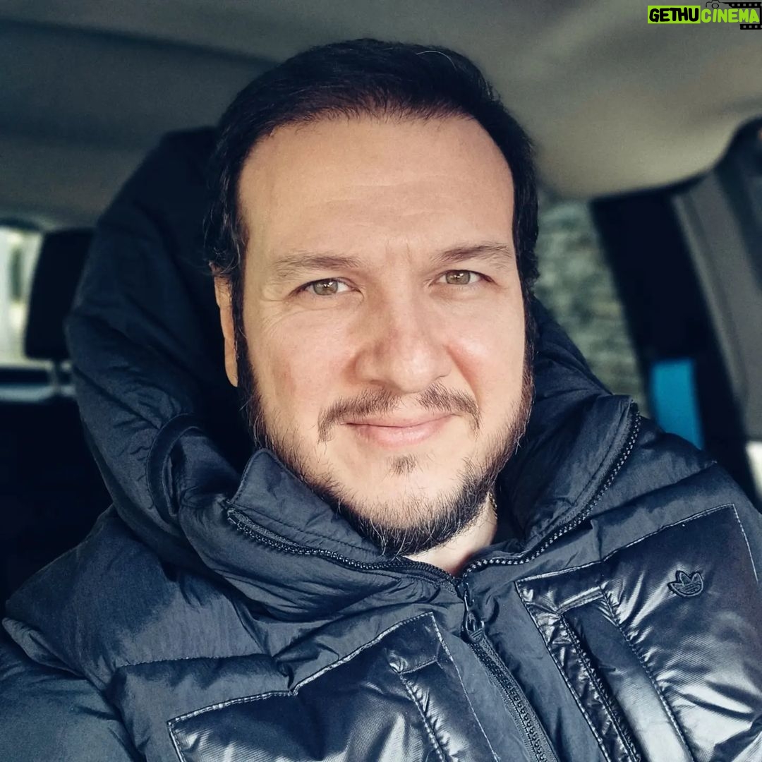 Şahan Gökbakar Instagram - Yakında yine birlikte güleceğiz. Beklemede kalın... Yeri ve zamanı bildireceğim.😁🙏🧿