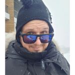 Şahan Gökbakar Instagram – Ski ci biri değilim.😁 Ortamini seviyorum.⛷️