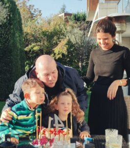 Şahan Gökbakar Instagram - Mumları beraber üfledik, inşallah nicelerine... ❤ 🧿
