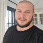 Şahan Gökbakar Instagram - Spikerin günahını almışız boş yere🤦‍♂️... Yani madem öyle neden bir açiklama yapmiyor TRT bu sekilde bir durum yoktur diye... Neyse belki onlar da arastiriyordur neden oldu diye... Bilginize... #hentbol #trt #millitakım