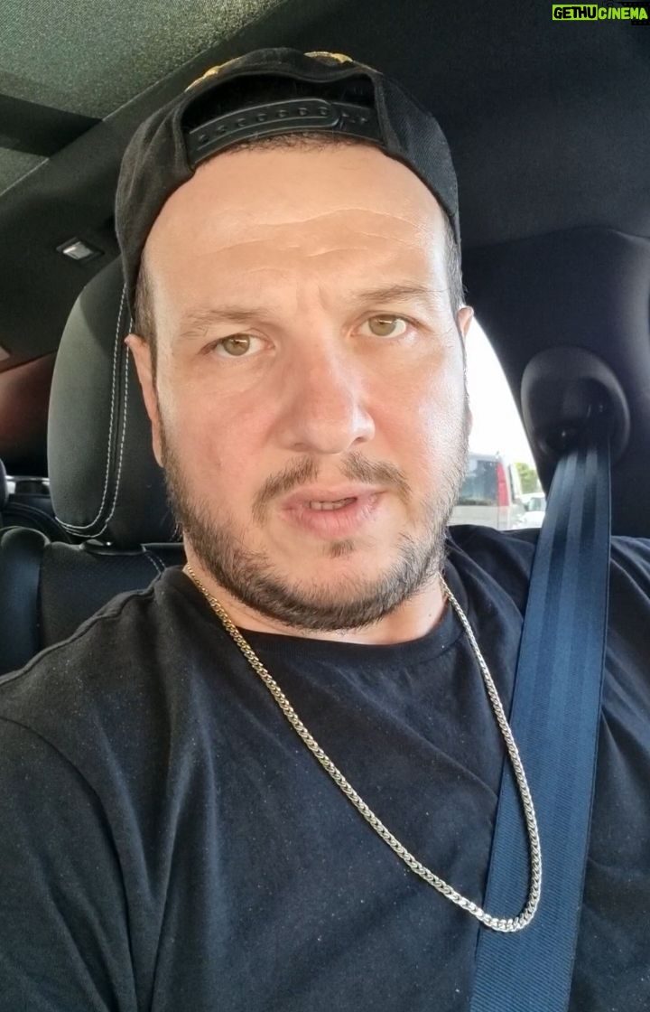 Şahan Gökbakar - 190.5K Likes - Benim yaptigim instagram yayinlarini alip, Youtube uzerinden yayinlayan ve bu sekilde haksız gelir elde eden kişiler ve kanallar artık, elde ettiginiz gelir cebinize degil, yangin magdurlarina gidecek. Youtube ile gorusup bu yanlisi bir hayir isine dondurduk... sevgiler