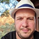 Şahan Gökbakar Instagram – baska bisey icin degil. Bu kadar hakareti hakkedecek bisey yapmadim bence….
 
Not: “Sgkli personeliniz gibi” derken ast ust iliskisi icerisinde miyiz? demek anlaminda, mecaz anlamda kullandim. nolur yanlis anlamayin.