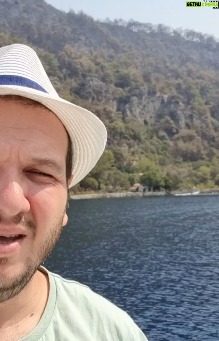 Şahan Gökbakar - 267.2K Likes - Burada bu felaketi atlattik sayilir...Cok şükür.. Kalbimiz, aklımız yangının devam ettigi yerlerde...