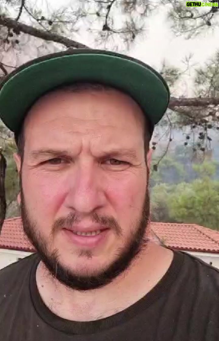 Şahan Gökbakar - 161K Likes - Yangin Husniye Teyze ve Ismail Beyin
evi yanacak