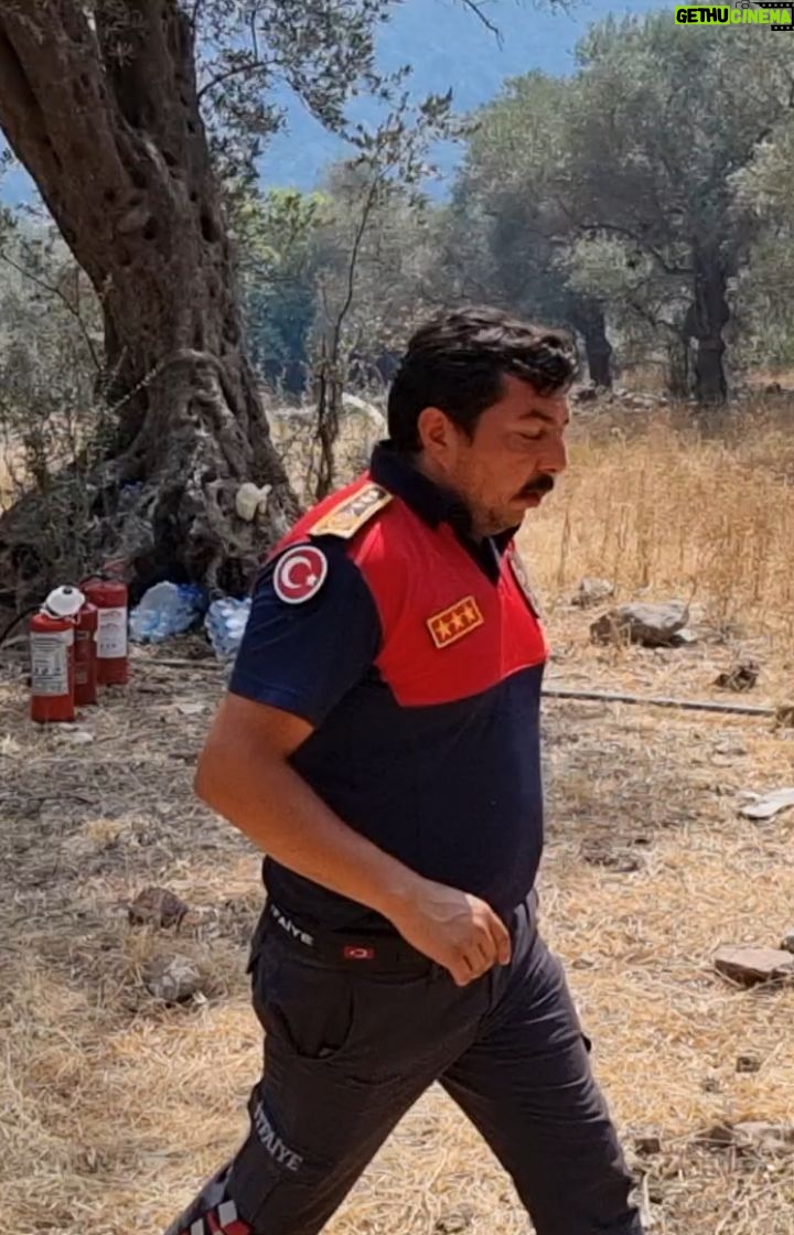 Şahan Gökbakar - 130.9K Likes - Bize 2 gun once gelip brifing veren Mudur... Dediklerini iyi anlamisim...