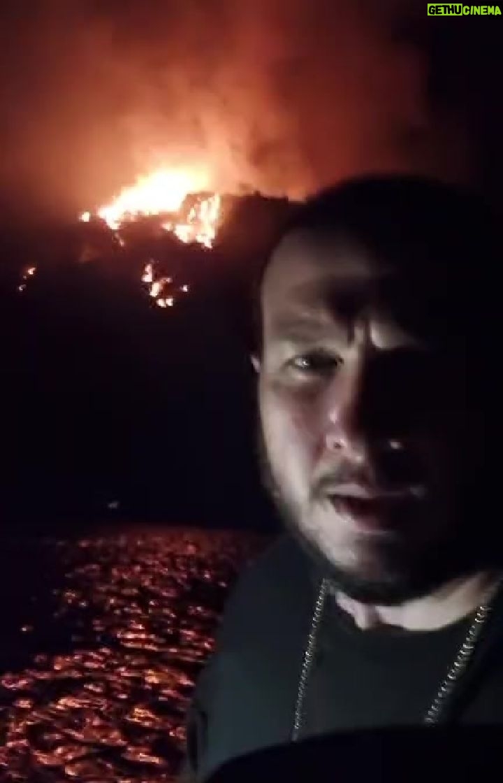 Şahan Gökbakar - 126.5K Likes - SABAH ILK IS UCAK LAZIM