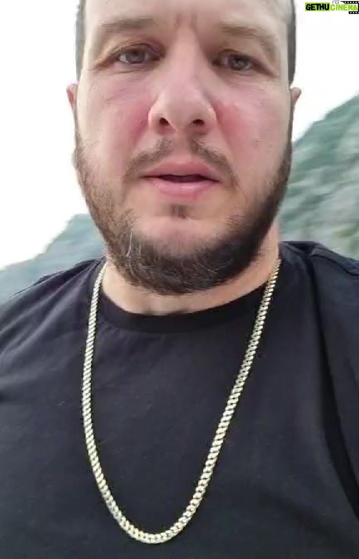 Şahan Gökbakar - 132.3K Likes - SOGUTMA OLMADIGI ICIN TEKRAR ALEV ALDI....
