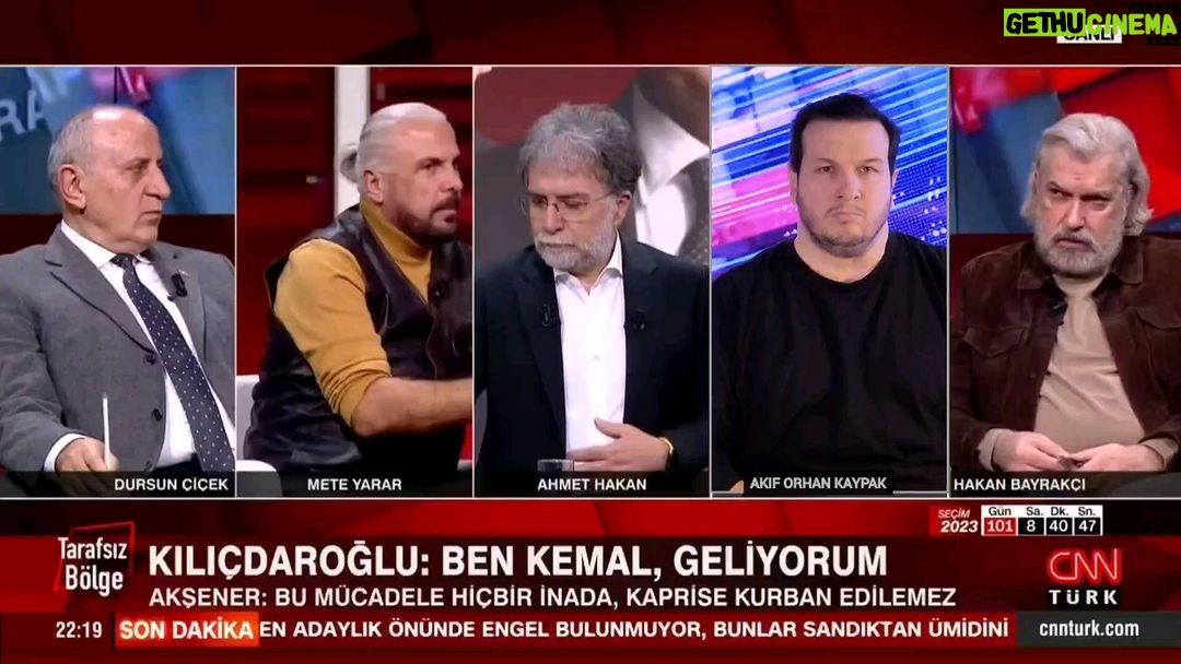 Şahan Gökbakar - 167.6K Likes - Canlı yayında kişisel bakım🤦🤦🤣🤷😂🚀 Hakan Bayrakçı tırnak kesiyorsa, Akif Orhan Kaypak olarak altta kalamazdim😂😂 #medyanınhali #cnntürk