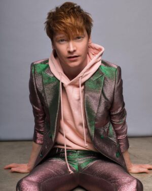 Calum Worthy Instagram - Very stoked to be on the cover of @grumpymagazine 📸
Editor-In-Chief: @jazzieperrier 
Story: @thildariou 
Photography: @emilysandiferphotography 
Videography: @anissavisuals 
Styling: @apuje 
Stylist Assistant: @georgesaintthomas 
Grooming: @heyannabee using @oribe and @glossier