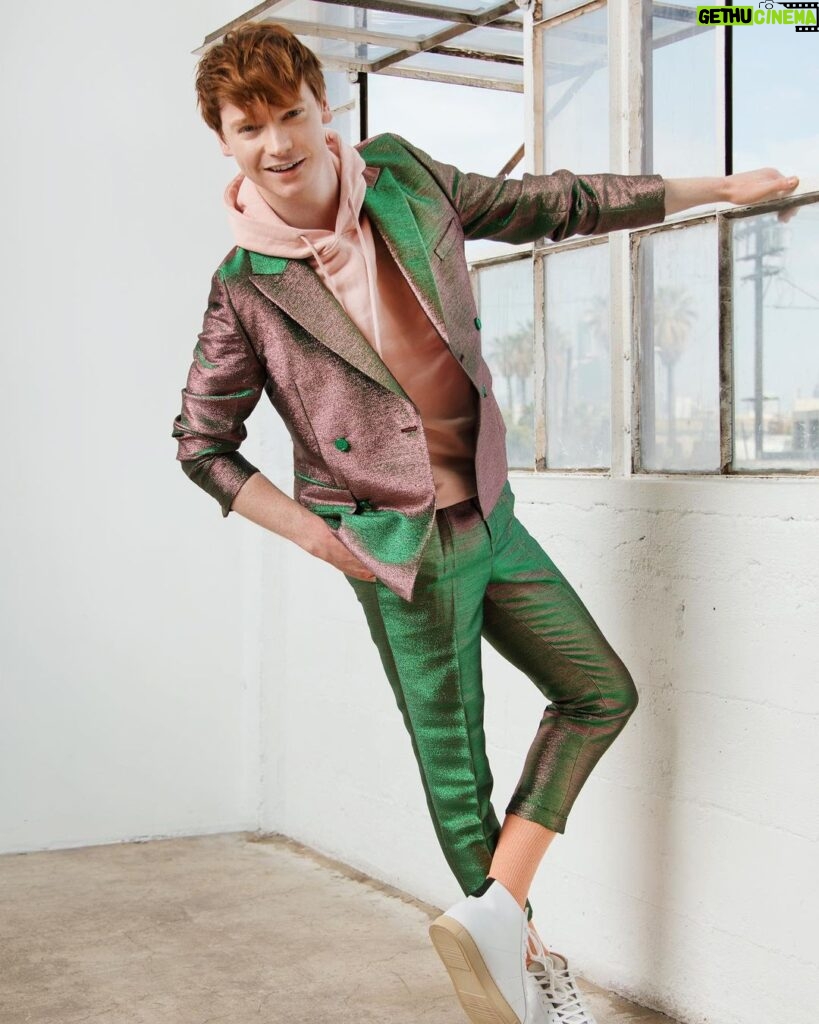 Calum Worthy Instagram - There were 27 people in green screen onesies holding me up in this position to get this photo. - Editor-In-Chief: @jazzieperrier Story: @thildariou Photography: @emilysandiferphotography Videography: @anissavisuals Styling: @apuje Stylist Assistant: @georgesaintthomas Grooming: @heyannabee using @oribe and @glossier
