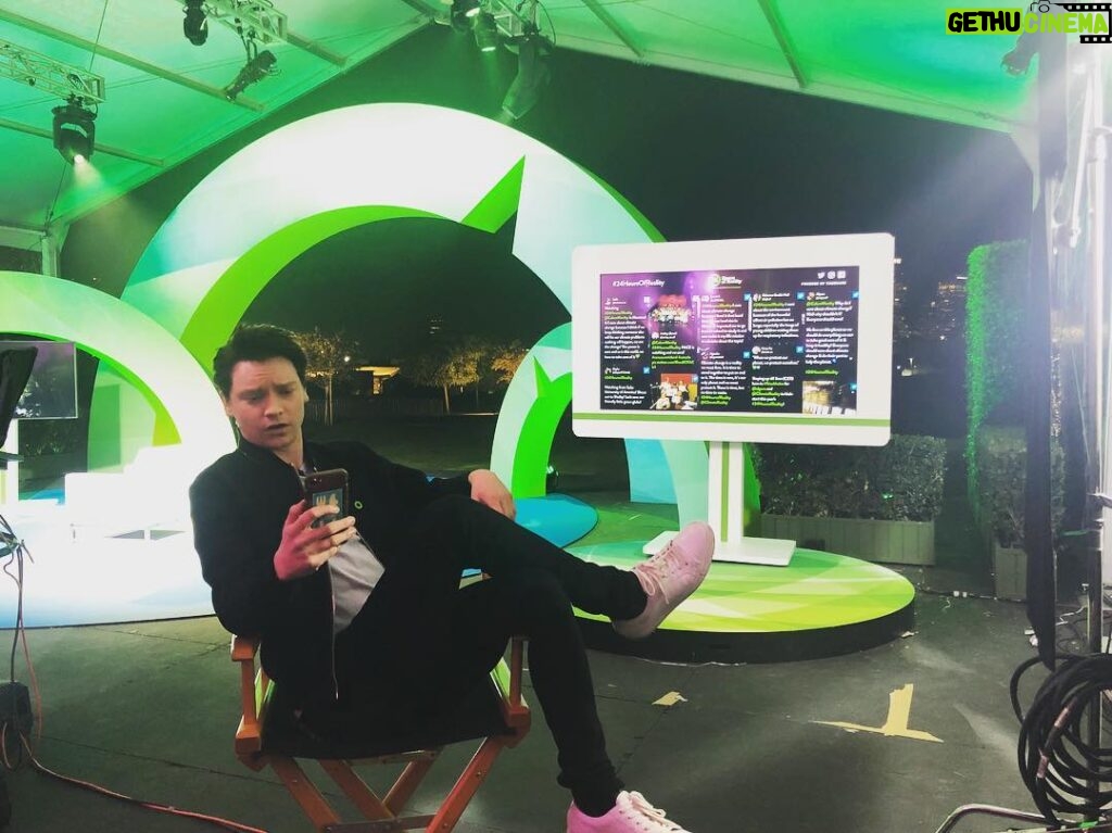 Calum Worthy Instagram - Here we go! For the next 24 hours I'll be live on TV talking about climate change 💚💙 #24hoursofreality