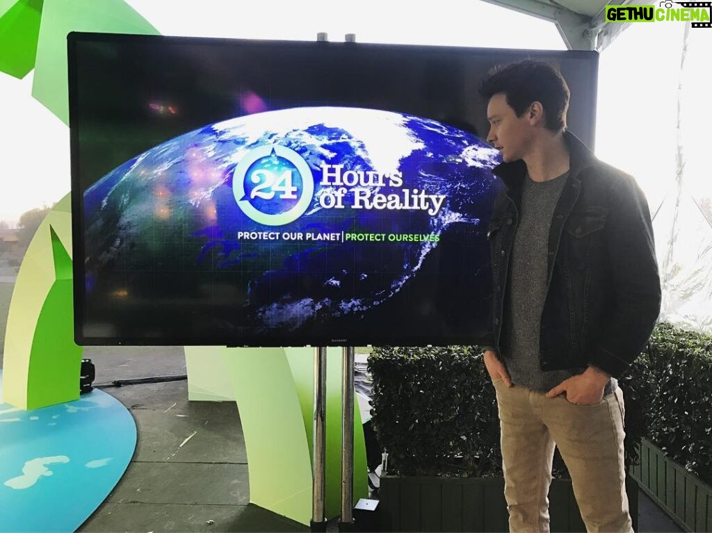 Calum Worthy Instagram - Happy #7YearsOfAustinAndAlly 🎉 To celebrate 1 of the core 4 will be joining me tomorrow for 24 Hours of Reality! Use #24HoursOfReality in its own post (not just comments) and tell us why you care about climate change 🌏 The 2 of us might give you a shoutout live on TV during the show 😉