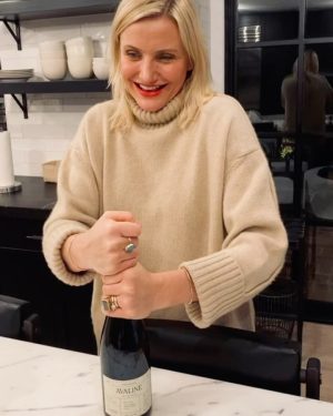 Cameron Diaz Instagram - @avaline Sparkling wine is here!!! 🍾 Cheers to you ALL for your support, messages & comments! 🥂