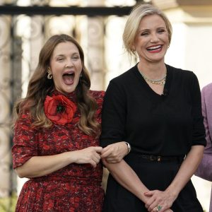 Cameron Diaz Instagram - I had so much fun last week with my bestie, Auntie Poo Poo aka @drewbarrymore on @thedrewbarrymoreshow! Thanks for having me ♥️🍷🤣 For show highlights and new episodes, visit www.TheDrewBarrymoreShow.com