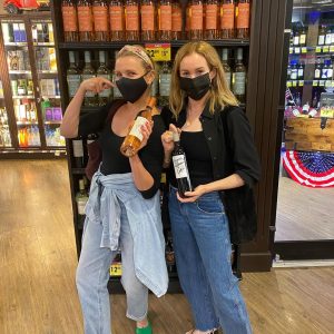 Cameron Diaz Instagram - @katherinepower and I visited some of our local LA @avaline retailers today for a restock and signed some bottles! If you happen to find one, tag us! Katherine and I are so thankful for the support of our Avaline community! Cheers! 🍷 @ralphsgrocery @sprouts @target