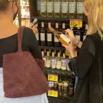 Cameron Diaz Instagram - @katherinepower and I visited some of our local LA @avaline retailers today for a restock and signed some bottles! If you happen to find one, tag us! Katherine and I are so thankful for the support of our Avaline community! Cheers! 🍷 @ralphsgrocery @sprouts @target