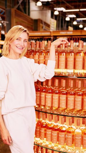 Cameron Diaz Instagram - AVALINE IS NOW IN ALL WHOLE FOODS MARKET STORES and of course I had to make sure everything looked *perfect* for our launch!

And as of today we’re now in over 10,000 stores across the country including @wholefoods @target @walmart @krogerco @pavilions @heb @sprouts @harristeeter @totalwine and more! Thank you so much to all of you who have supported us along the way. We couldn’t have done it without you.

Cheers, and Happy Avaline.