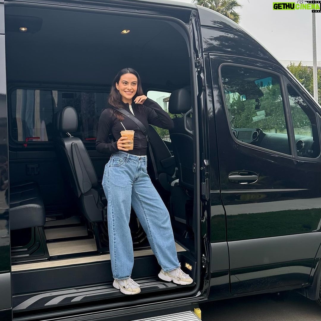 Camila Mendes Instagram - our rainy trip to @disneyland 🏰🌧️ thank you @disneyparks for what was truly a perfect day. same time next week? let’s discuss xx Disneyland