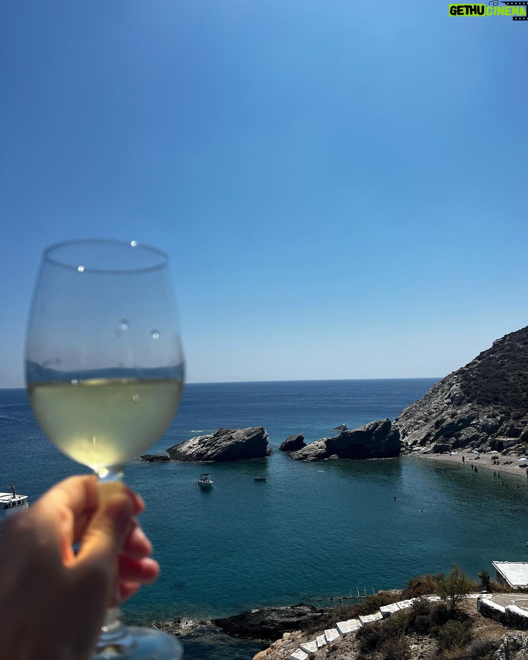 Camila Sodi Instagram - Folegandros , estoy enamorada de ti 💘🇬🇷 Folégandros, Kikladhes, Greece