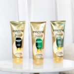 Camila Sodi Instagram – ¿Les pasa que en ocasiones tu pelo está pidiendo ayuda?, prácticamente lo escuchas gritar auxilio 🤪

Para esos días en los que necesitas reparación intensa y profunda, @pantenemexico tiene el mejor de los aliados: 💖el acondicionador 3 Minute Miracle. ✨Y lo mejor, según tus necesidades, ¡está recomendando para uso diario!. Literalmente el empaque te permite ver las más de 5 mil perlas pro-vitaminas que contiene cada frasco y que hacen que el 100% del daño desaparezca en 3 minutos!*

*Daño a la suavidad medido en cabello sometido a daño químico, térmico y mecánico.

#PeloPantene

#panteneperlasprovitaminas 

#publicidad
