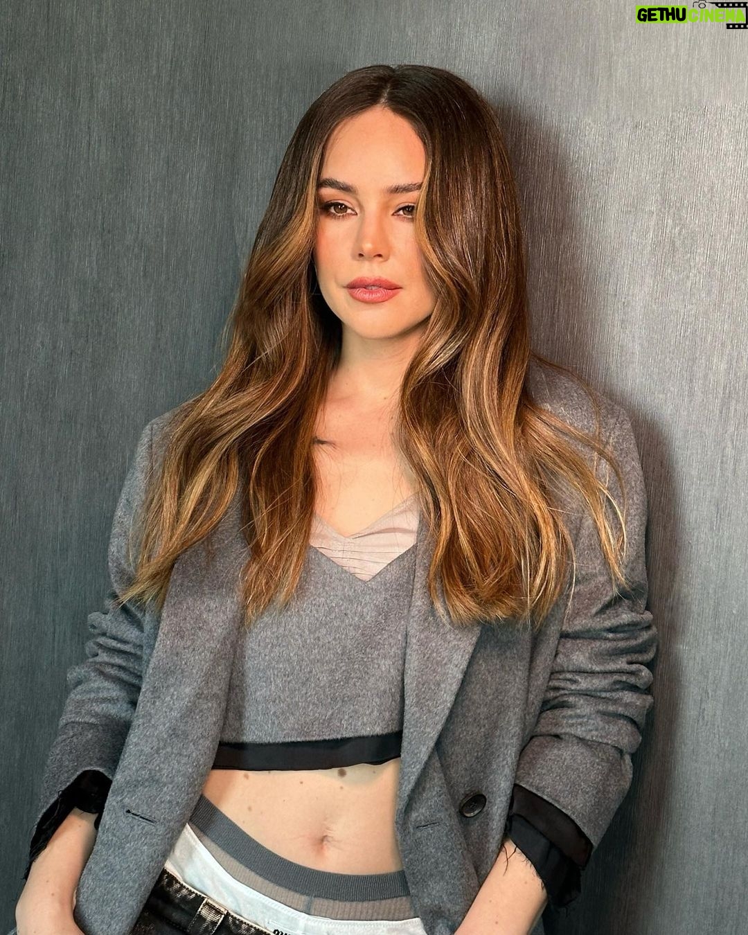 Camila Sodi - 130.2K Likes - Muy Miu Miu 🐈⬛
❤️🔥está muy cabron mi equipo:
@jukajukajuka styling
@chentechapitas make up
@alejandroiniguezhair hair
@el_lanco RP
@zuniguita mi ángel
Promo SIN HUELLAS @primevideo @primevideoes @primevideomx