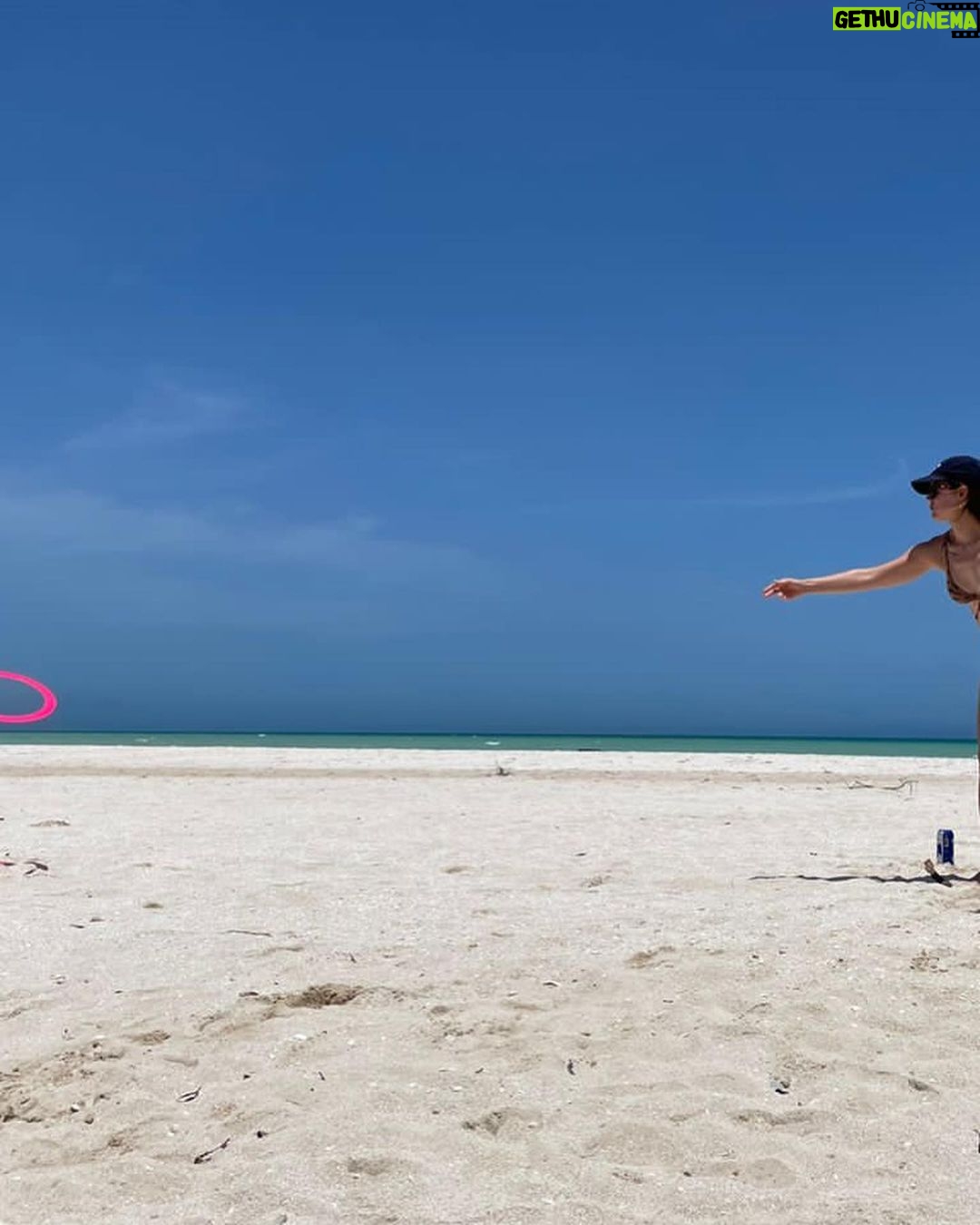 Camila Sodi Instagram - Sisal 🌎❤️ @experiencia_sisal 🌎 Playas desiertas paradisíacas, agua color turquesa , flamingos 🦩, manta rayas, picnic 🧺, ojo de agua dulce , manglares … EL PARAÍSO 🌈☀️🌴🍹 @yucatanturismo Sisal, Yucatan