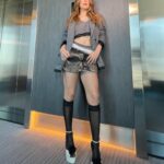 Camila Sodi Instagram - Muy Miu Miu 🐈‍⬛ ❤️‍🔥está muy cabron mi equipo: @jukajukajuka styling @chentechapitas make up @alejandroiniguezhair hair @el_lanco RP @zuniguita mi ángel Promo SIN HUELLAS @primevideo @primevideoes @primevideomx