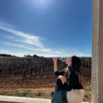 Camila Sodi Instagram - Los Sodi hacen vino . Beben vino . Gustan del vino . Gozan el vino 🍷 @vinedosdelaalcarria
