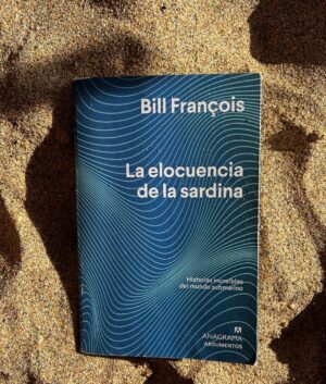 Camila Sodi Instagram - 1.clickbait para la foto #2
2. Mi hermana se llama Marina y vive en el mar 🌊 haciéndole honor a su nombre . Me regaló este libro y es el libro más bonito y mágico que he leído sobre el mar . Datos muy alucinantes de la vida en el mar 🪸 Si te gusta el mar te lo recomiendo! 
Foto 3-6. Gozando la vida (ah mis bikinis son de @sainzofficial por si ocupan) aquí andaba de tuxedo marino por que era Año Nuevo ! 
7. Una margarita frozen en mano para brindar por lo hermoso que es México y el Mar con sus seres mágicos y sus misterios 🌊