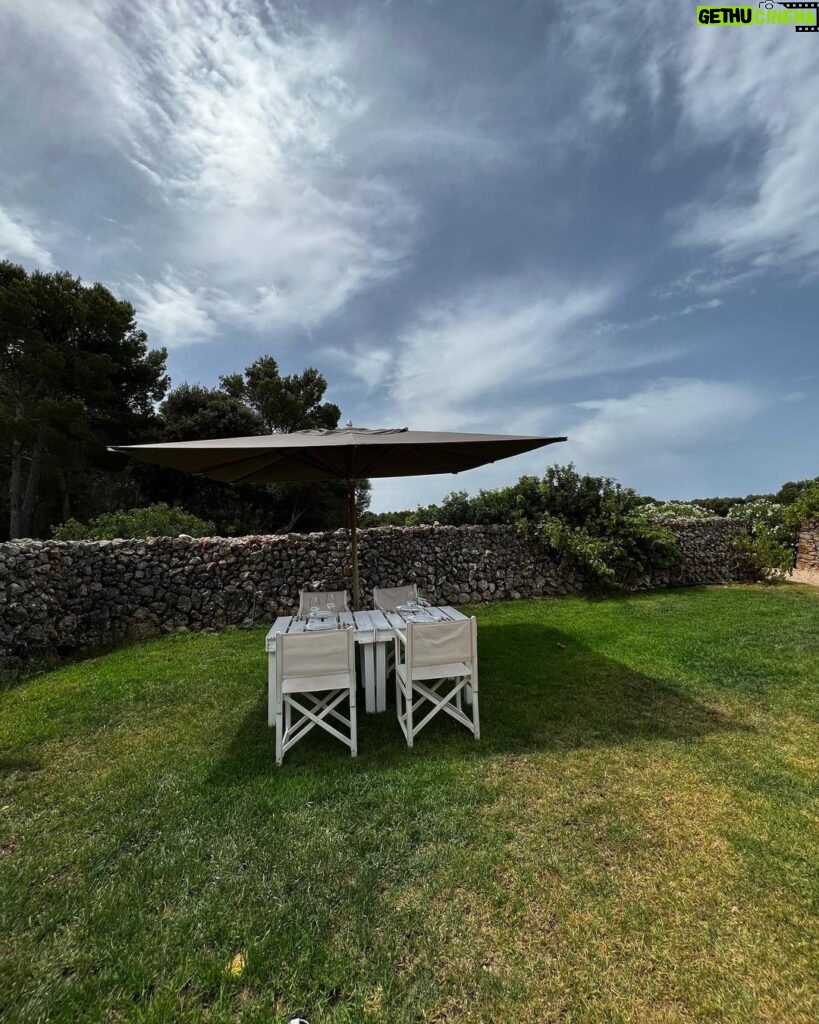 Camila Sodi Instagram - Verano ❤️🐬🏝 🌅 (en las últimas dos si metí la panza un poquito la verdad) Menorca, Balearic Islands, Spain