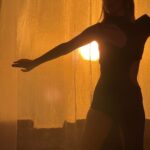 Camila Sodi Instagram - 💥 Va Va Boom 💥 El video que me dirigió @soyronava Y vestida por @jukajukajuka