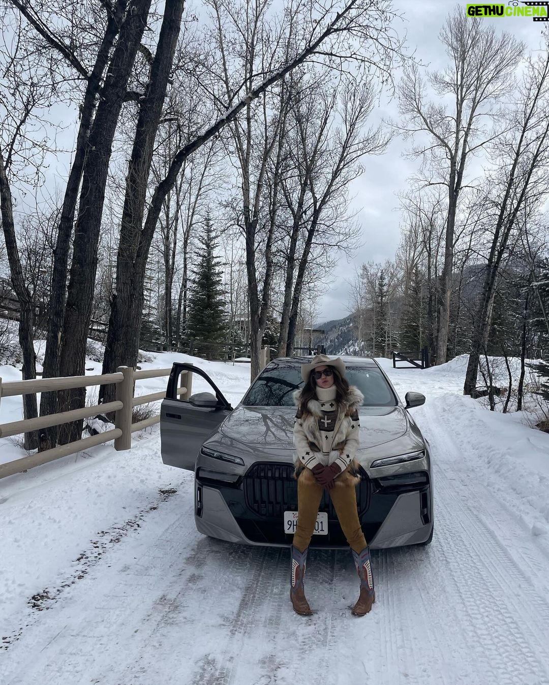 Camila Sodi Instagram - Home 🤍❄️ #fauxfur 🤌🏼 Aspen, Colorado