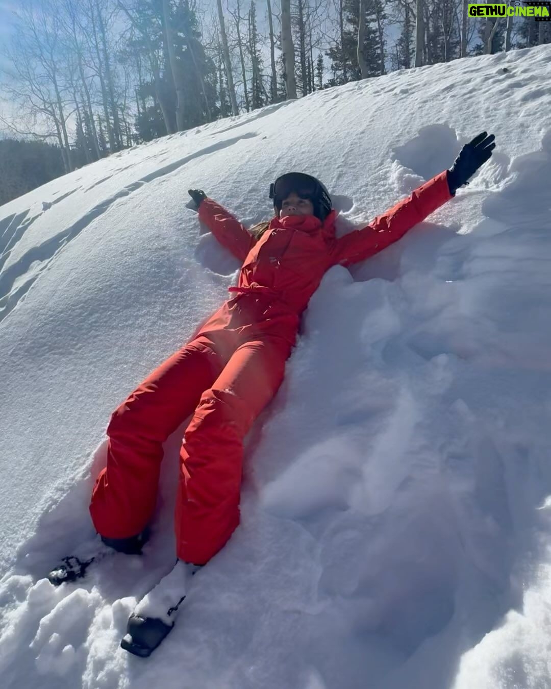 Camila Sodi Instagram - Aspen in my Spritz 🍹Freedom Suit by @halfdays ❤️ Aspen, Colorado