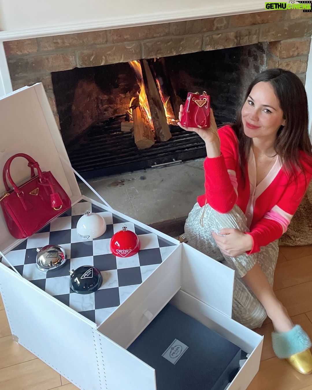 Camila Sodi Instagram - A very @prada Xmas 🎄❤️