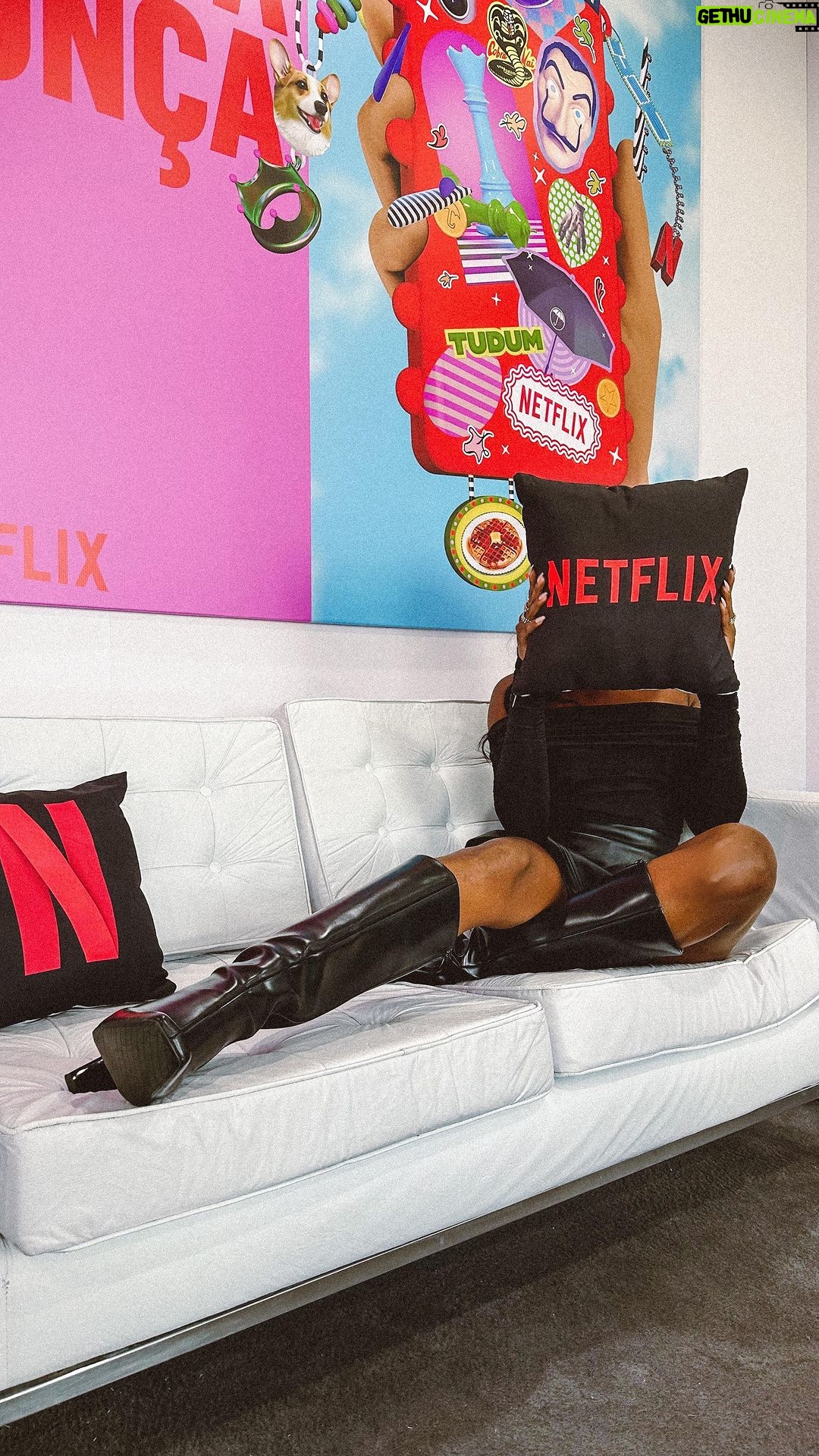 Camilla de Lucas Instagram - No meu primeiro TUDUM pra avisar que em 2023 vocês vão me assistir na Netflix ❤️