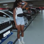 Camilla de Lucas Instagram - dumpzinho desse aerolook com bermuda pra mostrar que sou bem carioca em SP. Mas eu duvido alguém achar o erro nesse álbum.