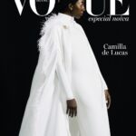 Camilla de Lucas Instagram - Fenômeno nas redes sociais e vice-campeã do Big Brother Brasil 2021, @CamilladeLucas é a estrela do especial digital #VogueNoiva2022, que está em parte na #VogueOutubro. Enquanto se prepara para subir ao altar com o cantor @blecaute27 em maio de 2023, a influenciadora relembra a sua história de amor e adianta detalhes da cerimônia no Rio de Janeiro para cerca de 230 convidados. "Não quero uma festa com mais de 300 pessoas. Nosso desejo é que estejam presentes aqueles que realmente fazem parte das nossas vidas", diz Camilla em entrevista à editora-assistente digital @paulamello_. Leia a matéria na íntegra no link na bio. Foto: @pedronapolinario Direção de moda: @ritalazzarotti Direção de arte: @juliakoala Edição: @sylvainjustum Edição de moda: @samtavares2 Texto: @paulamello_ Beleza: @liegewisniewski (GROUPART MGT) com produtos Dior Forever e Sebastian Produção Executiva: @leili_rodrigues Set Designer: @raphadecor e Érico Martins Assistentes de fotografia: @gianfranco.vacani e @flavioo.lucas Assistente de produção de moda: @paavettori Assistentes de beleza: @ivanajsantose e @letswaechter Assistentes de Set Designer: @amandamarquesflorist, @abrilde99_ e @ermerson_almd_ofc Camareira: @ci.moreyra Manicure: @marcinhanail Tratamento de Imagem: @studiobrunorezende Agradecimentos: @granfloraveiling e @3t_locadora Look: capa e vestido, ambos @juliapakofficial, brincos, broche e pulseira, tudo @tiffanyandco