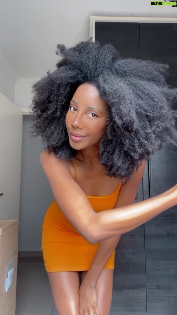 Camilla de Lucas Instagram - Vim mostrar pra vocês o poder desse cabelão. Imaginavam que eu tinha esse tanto de cabelo? Agora sim, tá do tamanho que amo e usava em 2019. ❤️